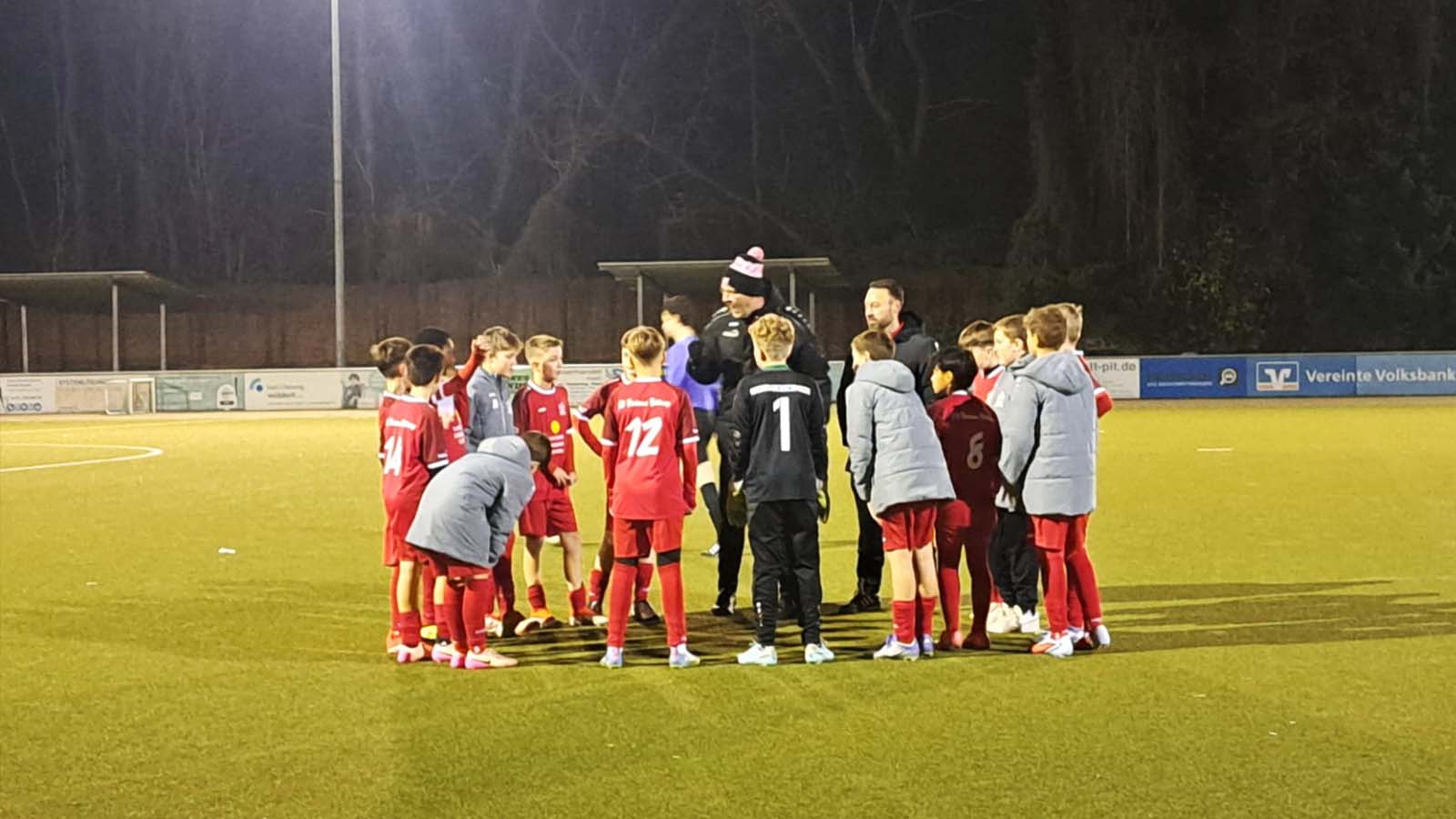 Flutlicht-Drama auf heimischem Rasen